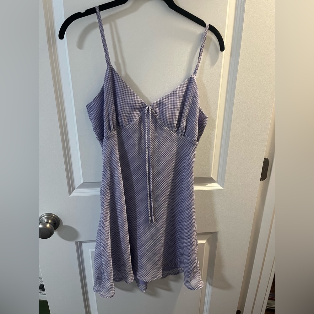 The perfect summer dress | light and airy | cute purple dress
